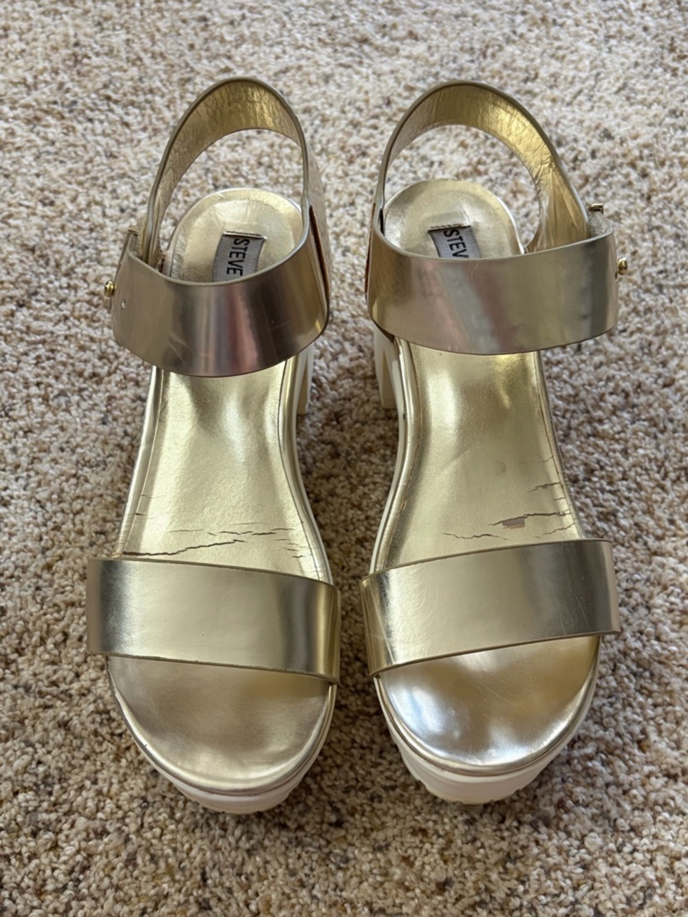 Women’s 8 Steve Madden Gold Platform Sandals